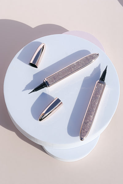 duo-pen-2-in-1-eyeliner-and-lash-adhesive