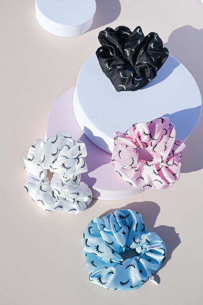 lash-scrunchie-with-zip-pocket