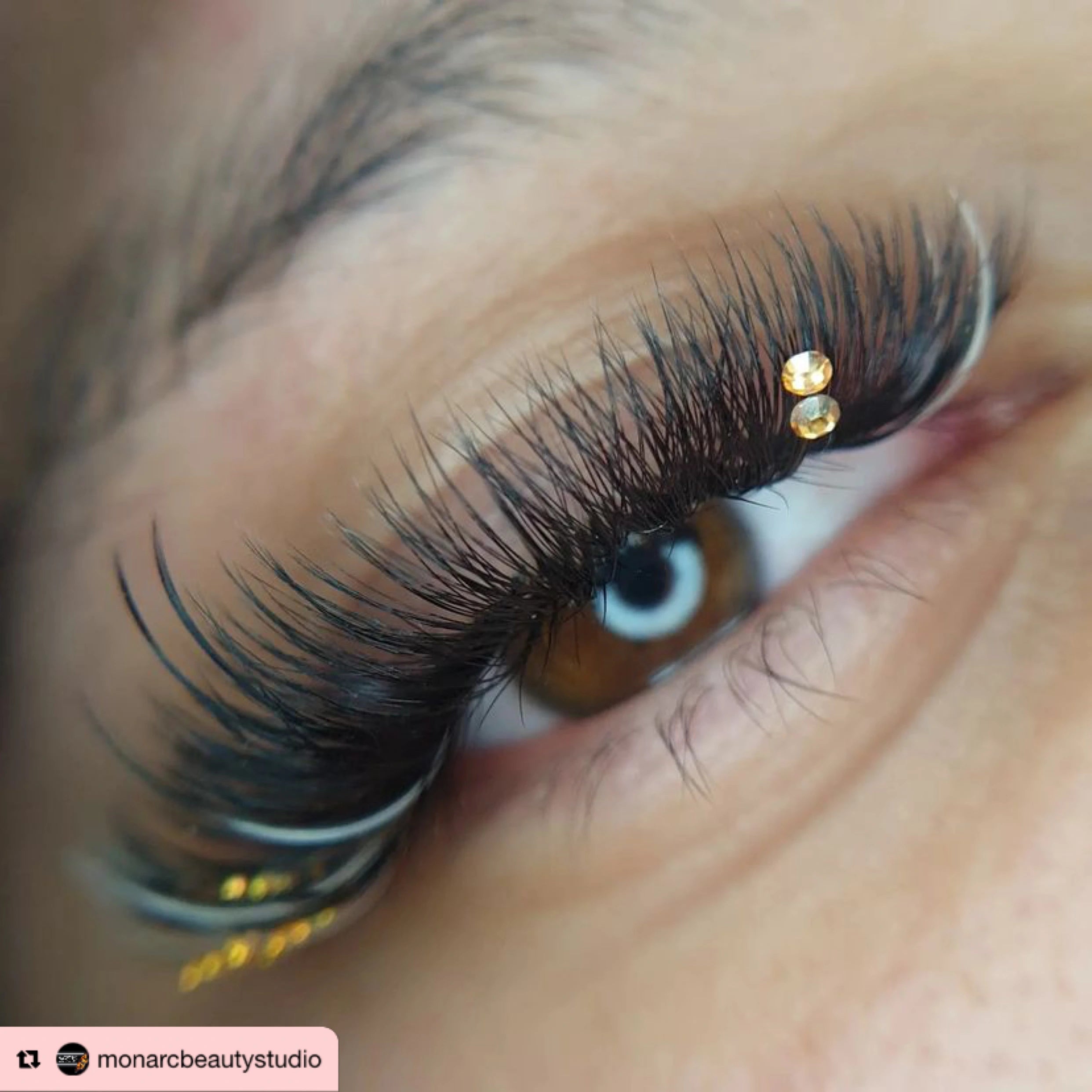 Coloured Lash Spikes For Wispy Volume